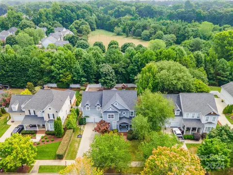 17154 Pennington Dr, Huntersville, NC 28078