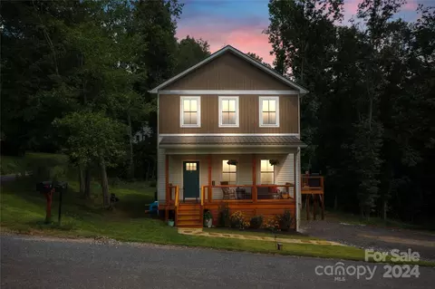52 Shuler Rd, Candler, NC 28715