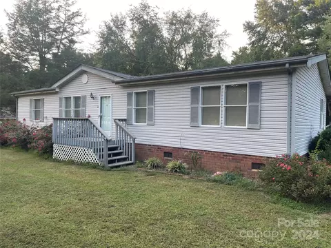 135 Clintwood Dr, Clover, SC 29710