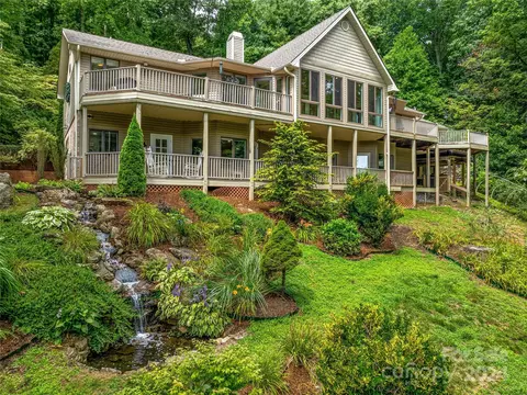 14 Panther Ridge Rd, Hendersonville, NC 28792