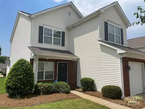 12057 Stratfield Place Cir, Pineville, NC 28134