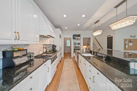 18600 Hammock Ln, Davidson, NC 28036 photo 9
