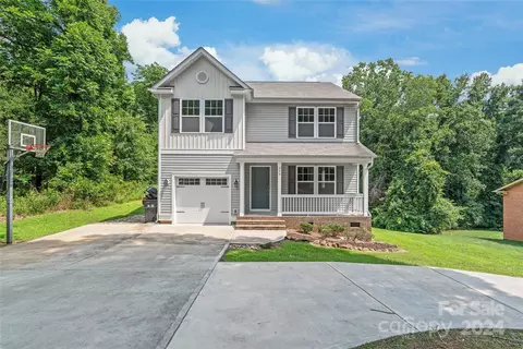 400 Beverly Cir, Charlotte, NC 28270