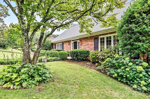 1055 14th Avenue Nw Dr NW, Hickory, NC 28601