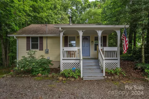 289 Pine St, Black Mountain, NC 28711