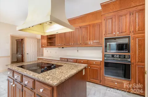 Kitchen - 2747 Rolling Hills Dr, Monroe, NC 28110 photo 4 of 4