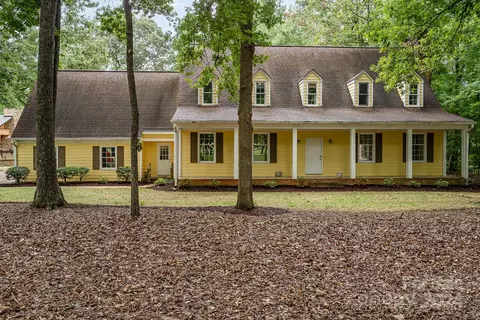 Exterior - 2747 Rolling Hills Dr, Monroe, NC 28110 photo 2 of 5