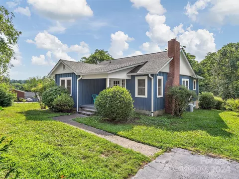 1412 Kanuga Rd, Hendersonville, NC 28739