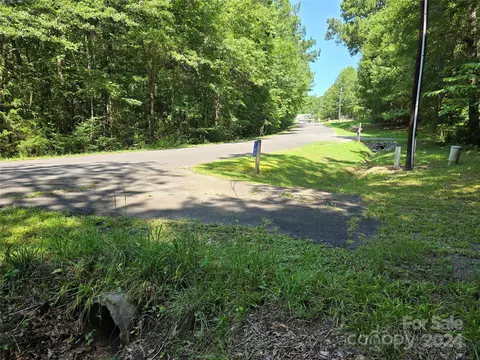 248 Clintwood Dr, Clover, SC 29710