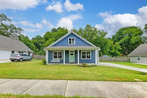 Exterior - 3906 Sofley Rd, Charlotte, NC 28206 photo 3 of 7