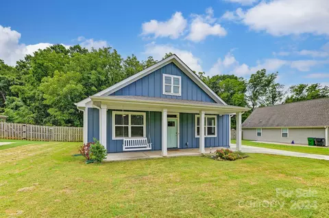 Exterior - 3906 Sofley Rd, Charlotte, NC 28206 photo 2 of 7