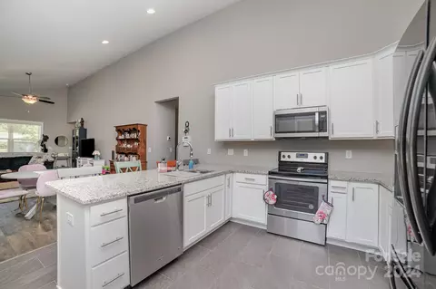 Kitchen - 3906 Sofley Rd, Charlotte, NC 28206 photo 2 of 5