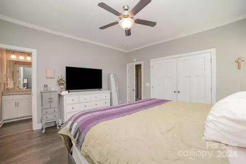 Bedroom - 3906 Sofley Rd, Charlotte, NC 28206 photo 2 of 4