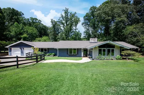8140 David Wellman Rd, Charlotte, NC 28215
