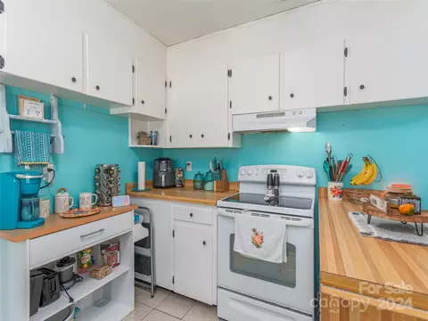 Kitchen - 4784 Old Clyde Rd, Clyde, NC 28721 photo 3 of 3