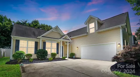 17813 Train Station Dr, Huntersville, NC 28078