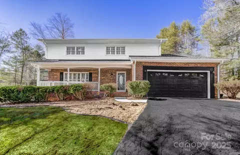 108 La Bellevue St, Morganton, NC 28655