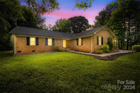 4611 Locklyn Rd, Waxhaw, NC 28173