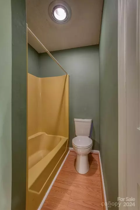 204 Castlegate Dr, Morganton, NC 28655 photo 30