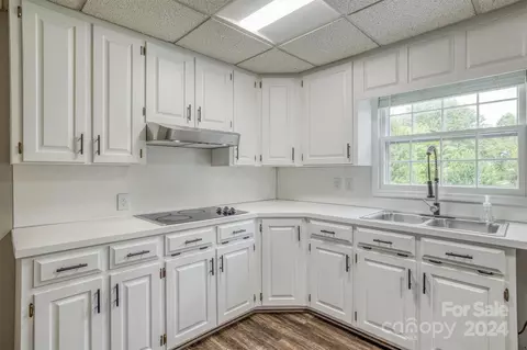 204 Castlegate Dr, Morganton, NC 28655 photo 7
