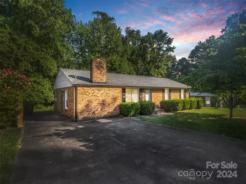 806 Lee St, Kings Mountain, NC 28086