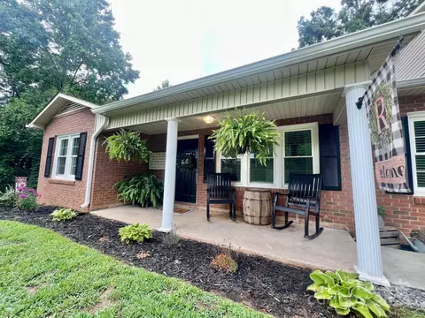 469 Radio Rd, Taylorsville, NC 28681