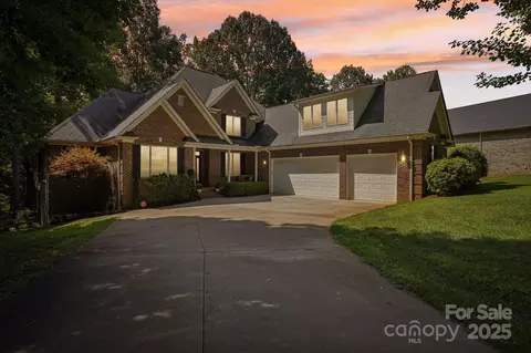4047 Bordeaux Dr, Denver, NC 28037