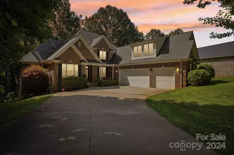 4047 Bordeaux Dr, Denver, NC 28037