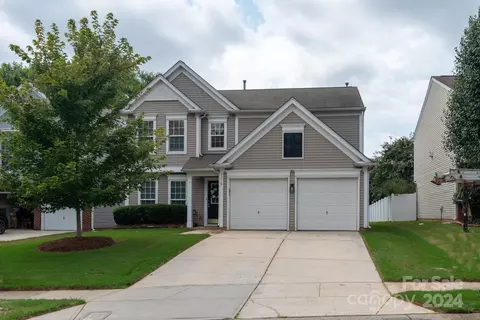 9216 Bellegarde Dr, Charlotte, NC 28277