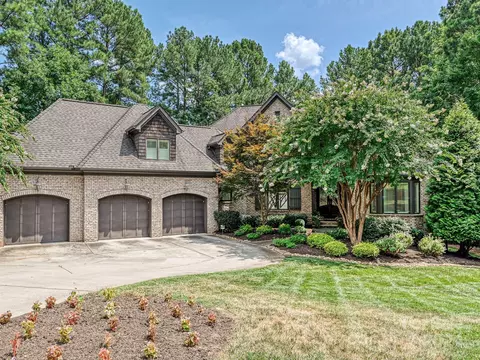 2414 Island Lake Dr, Charlotte, NC 28214