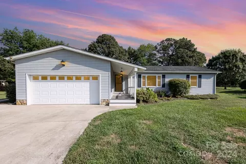 4409 Meadow Ln, Lincolnton, NC 28092