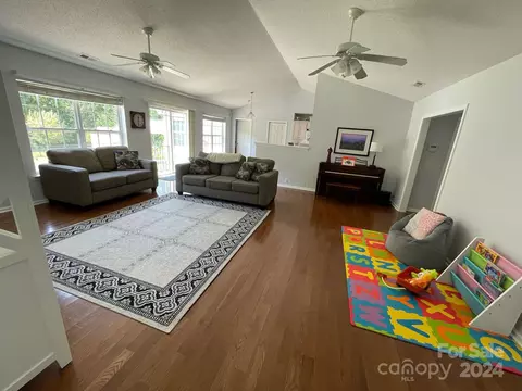 Living - 500 Willowbrook Dr, Morganton, NC 28655 photo 2 of 3