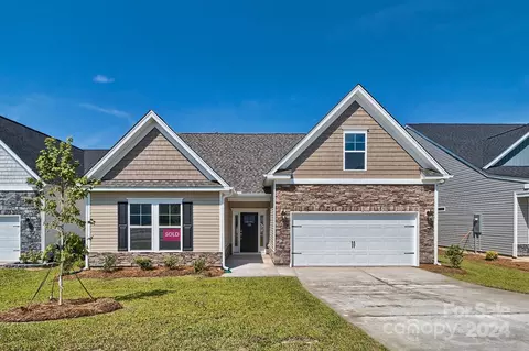 8356 Acadia 16 Pkwy #16, Sherrills Ford, NC 28673
