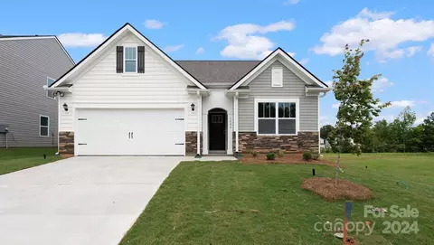571 Country Oak Dr, Asheville, NC 28804