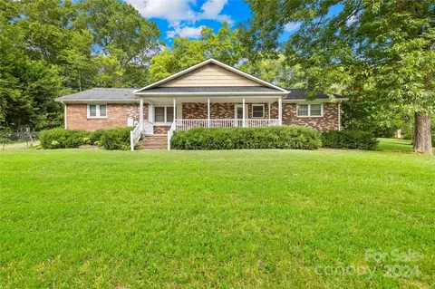 724 Sparrow Springs Rd, Kings Mountain, NC 28086
