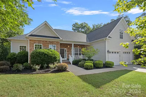 713 Trailhead Ln, Fort Mill, SC 29708