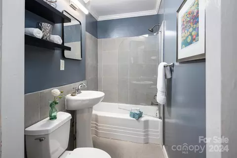 Bath - 166 Eighth Ave, Cramerton, NC 28032 photo 1 of 5