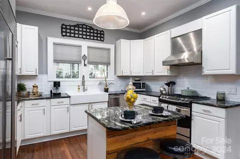 Kitchen - 166 Eighth Ave, Cramerton, NC 28032 photo 2 of 3