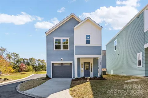 428 Kingsway Cir, Charlotte, NC 28208