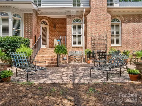 1101 Sydney Dr, Charlotte, NC 28270