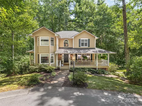 11 Bent Tree Dr, Asheville, NC 28803