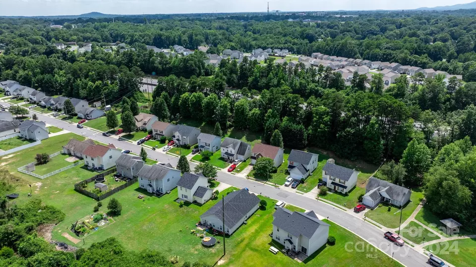 View/Area - 813 Raindrops Rd, Gastonia, NC 28054 photo 5 of 6