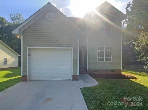 10100 Greenwood Ct, Charlotte, NC 28215