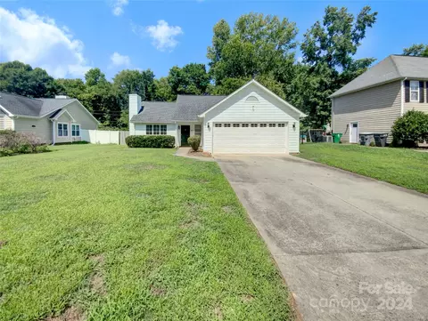 6614 Flat Creek Dr, Charlotte, NC 28277