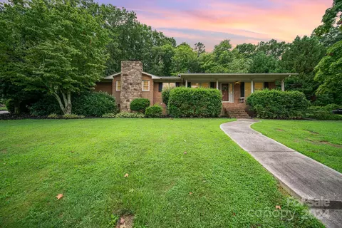 323 Random Dr, New London, NC 28127