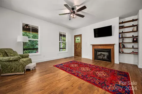 Living - 1396 Braewick Rd, Tryon, NC 28782 photo 2 of 2