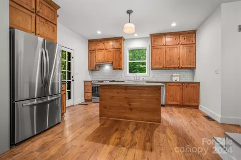 Kitchen - 1396 Braewick Rd, Tryon, NC 28782 photo 1 of 3