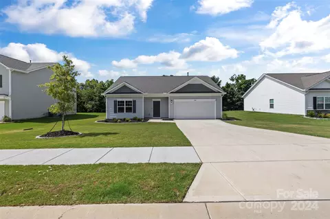 2932 Parkwest Dr, Albemarle, NC 28001