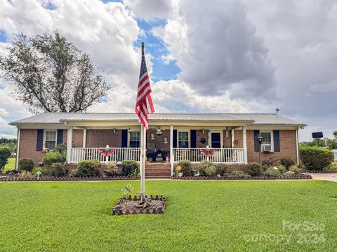 1470 River Hills Ct, Taylorsville, NC 28681
