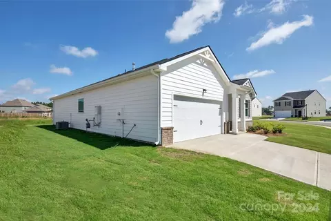 28 Madelyn Dr, Clyde, NC 28721 photo 5